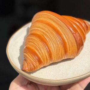 Plain croissant